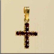 GPC 17x14mm GARNET CROSS               =