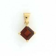 GPC 7mm SQUARE CLAW SET PENDANT-GARNET