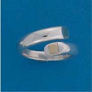 SIL/9ct D SECT.X-OVER RING/4mm SQUARES