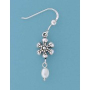 SPC SYN.PEARL/FLOWER DROP EARRINGS     =