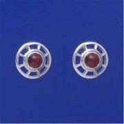 SPC ROUND GARNET RM STYLE CUTOUT STUDS