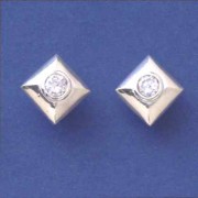 SPC 4mm ROUND CZ SET IN 9mm SQUARE STUD=