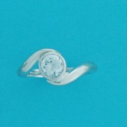 SPC 6mm RUB SET CZ CROSSOVER RING