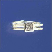SPC 4mm SQ.CZ DOUBLE BAND RING