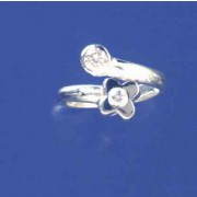 SPC CZ FLOWER/RUBSET 4mm CZ X-OVER RING=