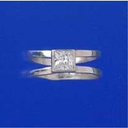 SPC 6x6mm SQ.CZ SPLIT BAND RING        =