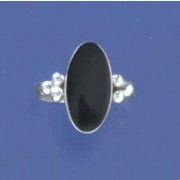 SPC 18x10mm OVAL ONYX RING WITH BEADS  =