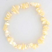 SPC WHITE SHELL CHIPS ELASTIC BRACELET