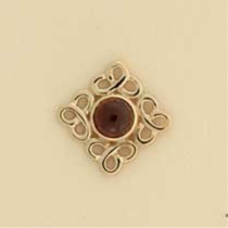 GPC CAB GARNET CELTIC STUDS