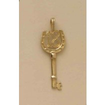 GPC 18 IN HORSESHOE KEY PENDANT        =