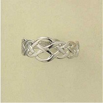 GPC WHITE GOLD CELTIC STYLE RING       =