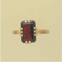 GPC 12x8mm GARNET RING