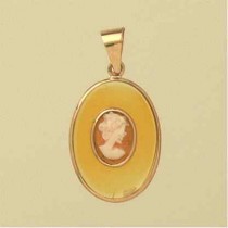 GPC 9mm CAMEO ON 18mm AMBER PENDANT