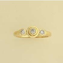 9ct 25pt DIAMOND 3 STONE RUBSET RING