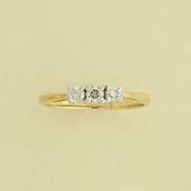 9ct 25pt DIAMOND 3 STONE RING