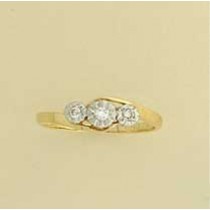 9ct 10pt DIA ILLUSION SET 3 STONE RING