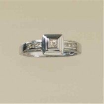 9ct WHITE 25pt DIAMOND PRINCESS CUT RING