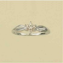 9ct WHITE 15pt DIAMOND CLUSTER RING