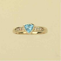 9ct 10pt DIAM/BLUE TOPAZ TRILLION RING