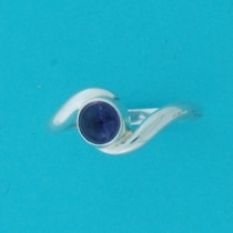 SPC 6mm AMETHYST CROSSOVER RING